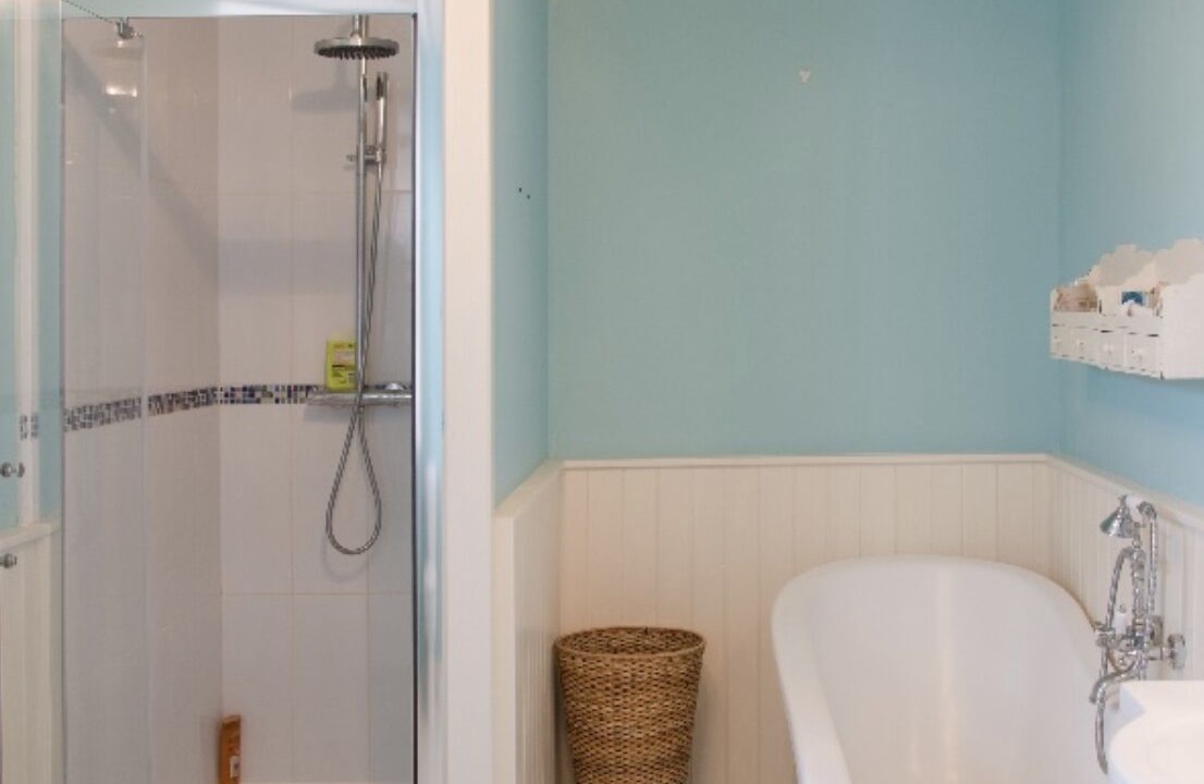Photo of Bathroom in St Benoist-sur-Mer