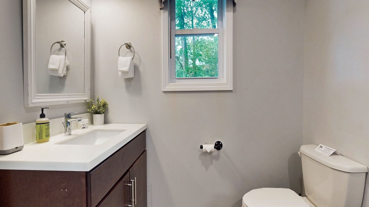 Photo of Bathroom in Castleton