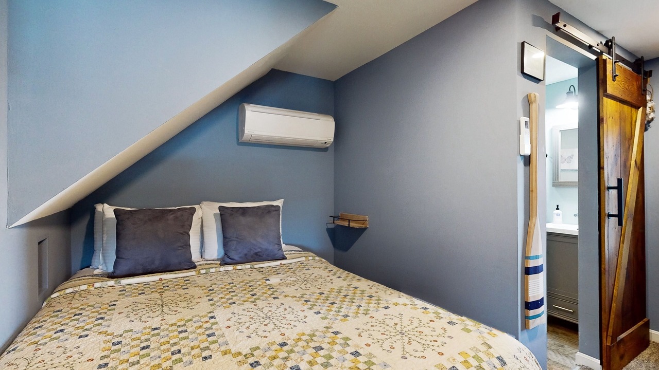 Photo of Bedroom in Castleton