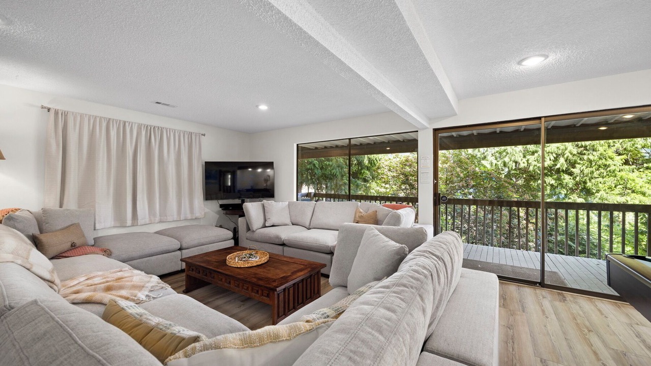 Photo of Livingroom in Sudden Valley