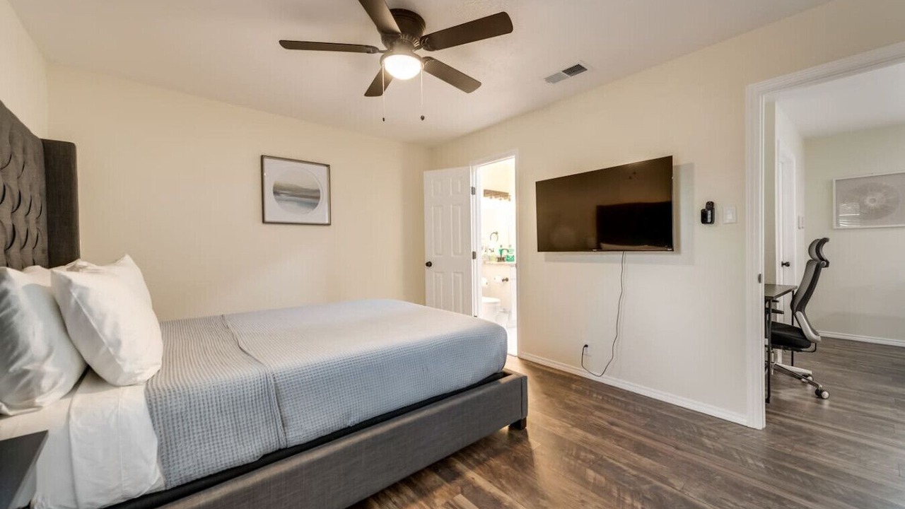 Photo of Bedroom in Far North Dallas