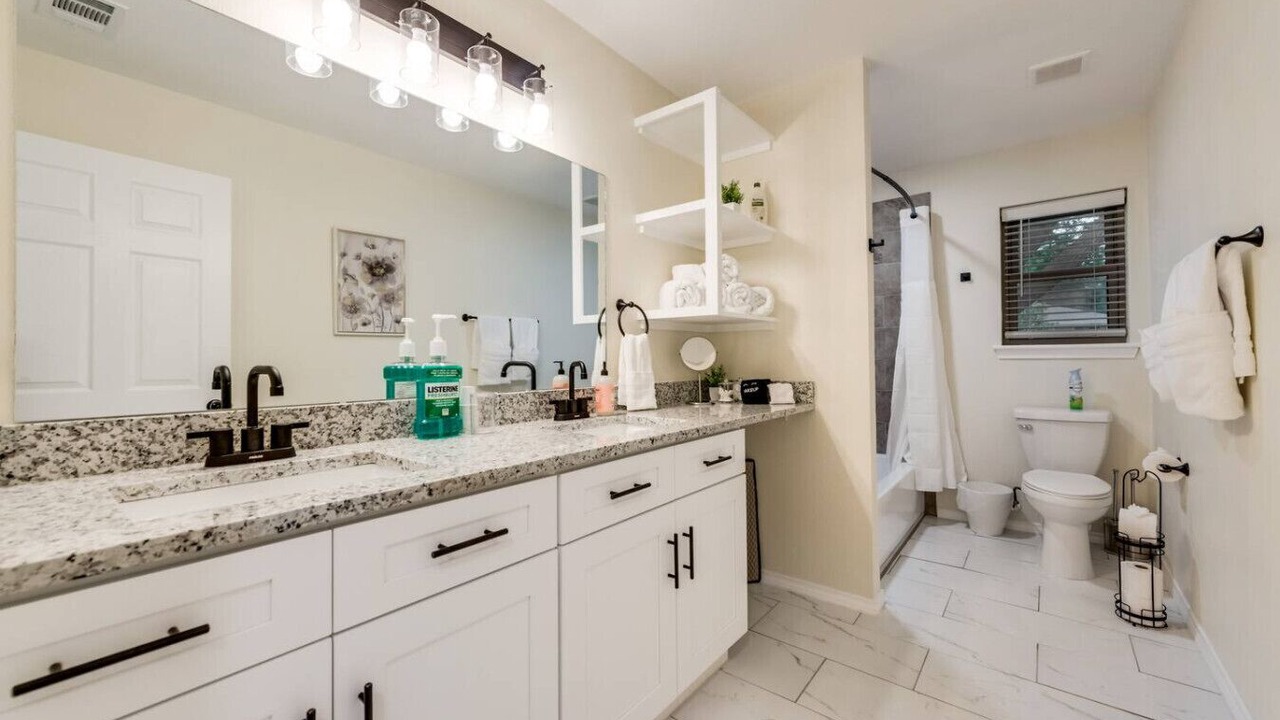 Photo of Bathroom in Far North Dallas
