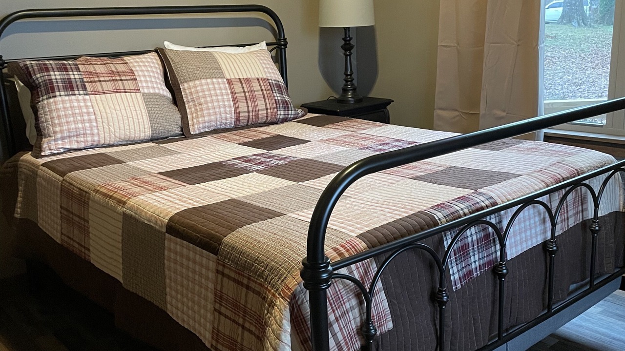 Photo of Bedroom in Amity