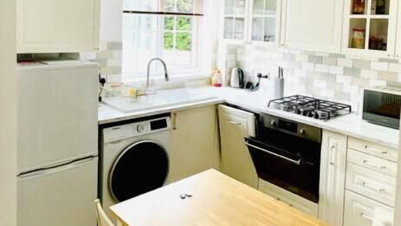 Photo of Others in Weston by Wellend