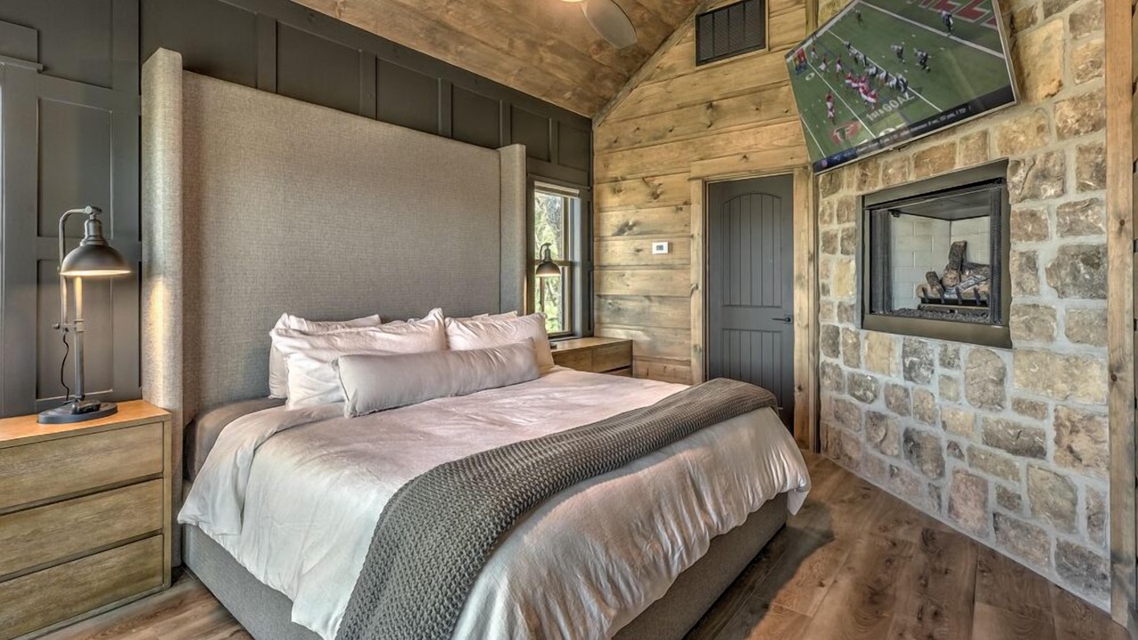 Photo of Bedroom in Mineral Bluff