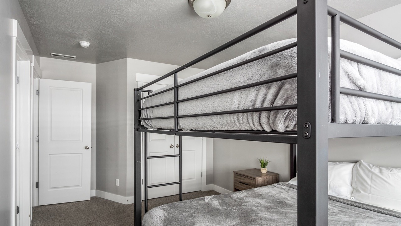 Photo of Bedroom in Saratoga Springs