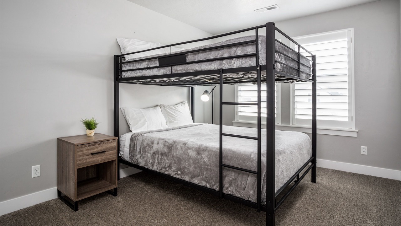 Photo of Bedroom in Saratoga Springs