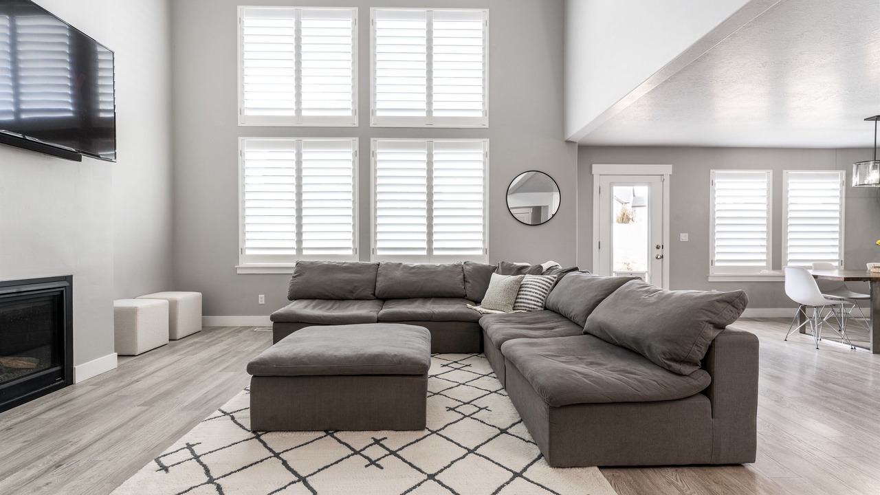 Photo of Livingroom in Saratoga Springs