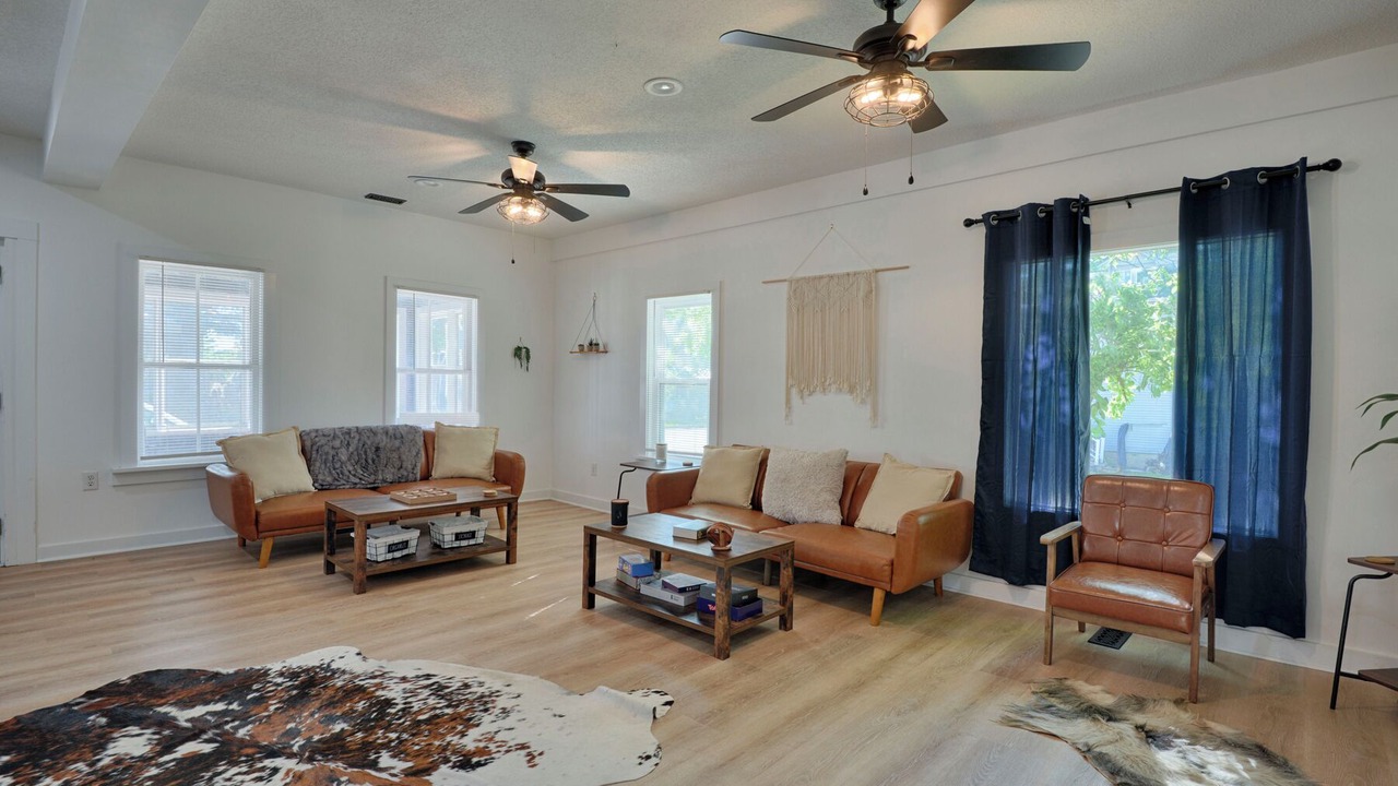 Photo of Livingroom in Alexandria Bay