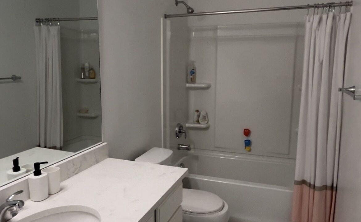 Photo of Bathroom in Daybreak