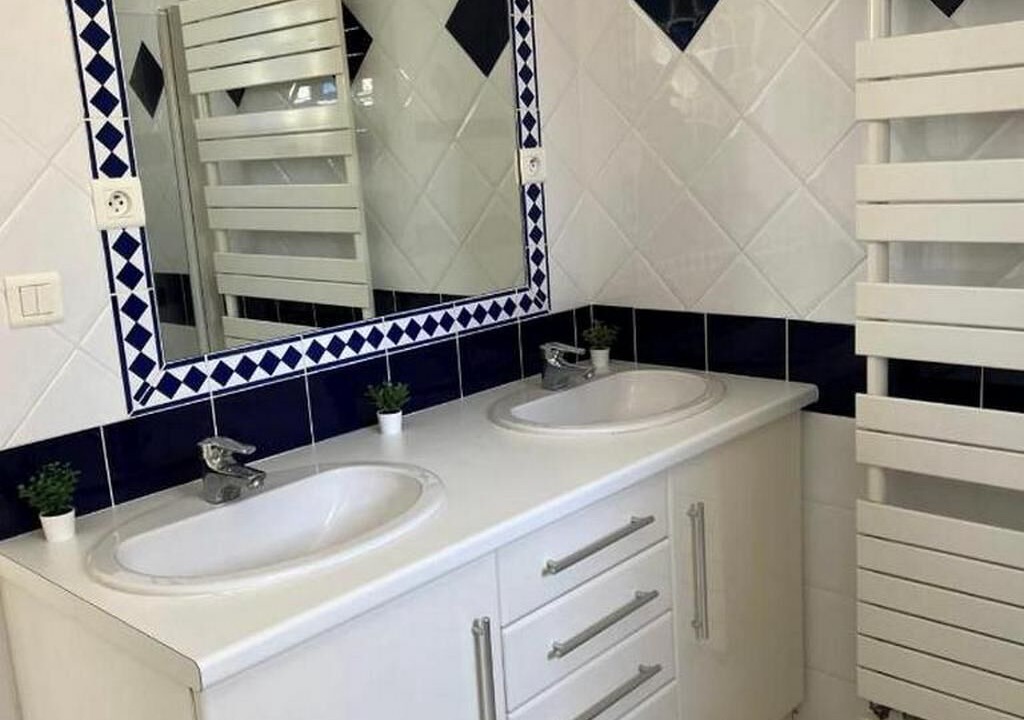 Photo of Bathroom in Le Grau-Du-Roi