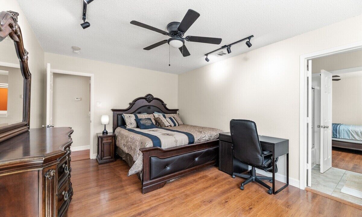 Photo of Bedroom in Allen