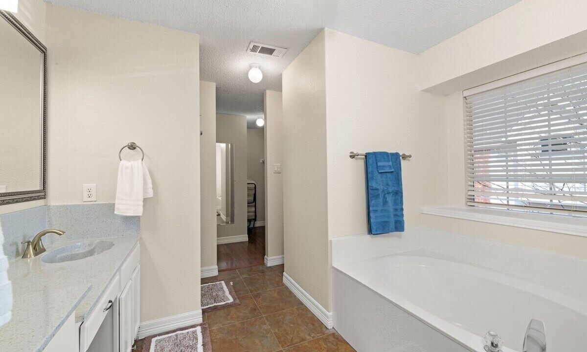 Photo of Bathroom in Allen