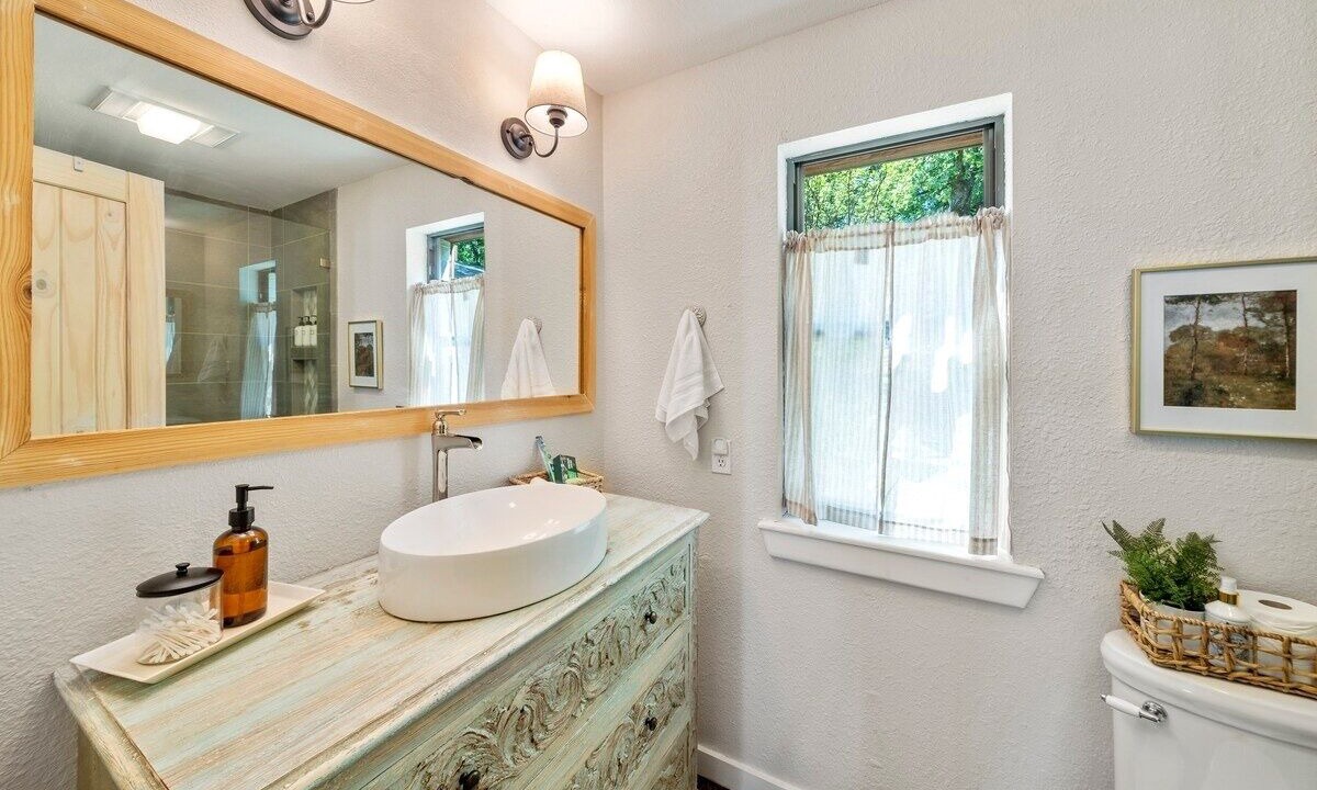Photo of Bathroom in Dogwood