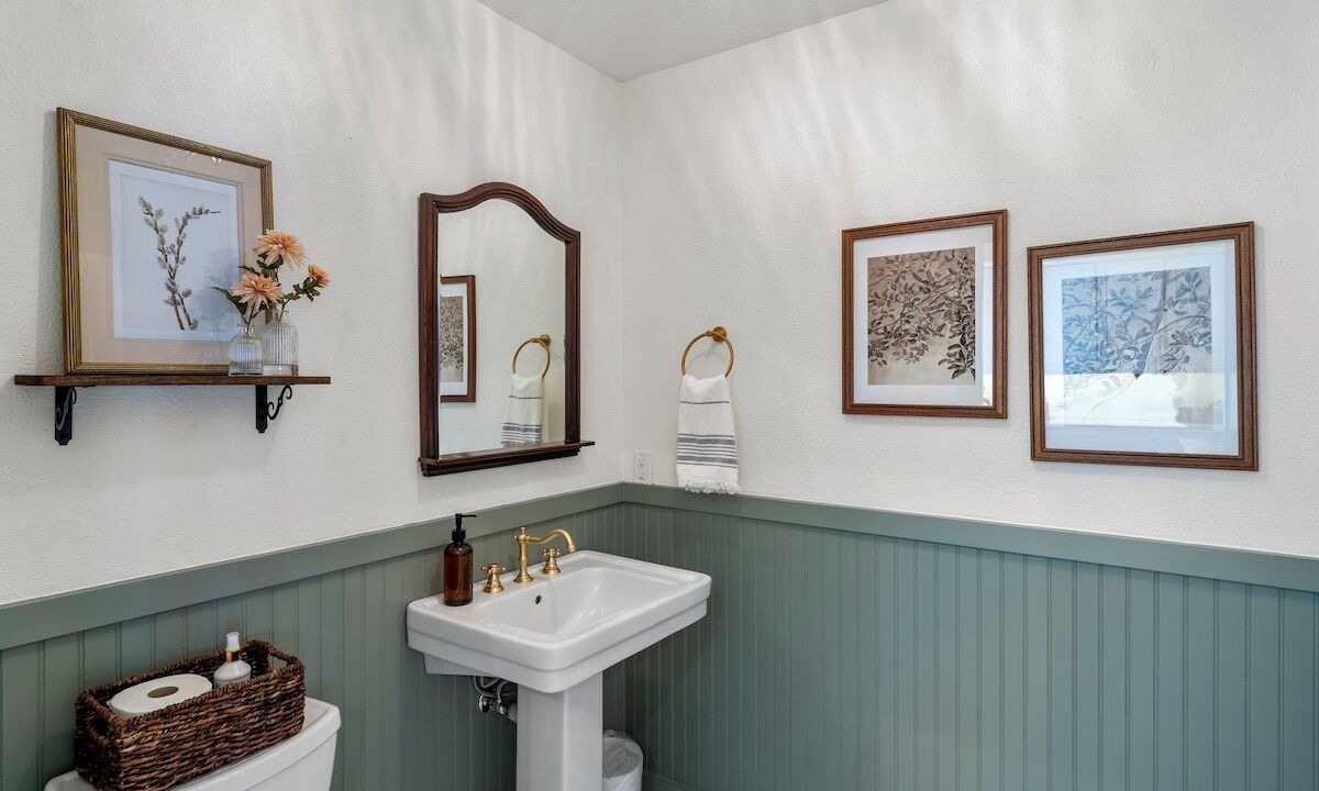 Photo of Bathroom in Dogwood