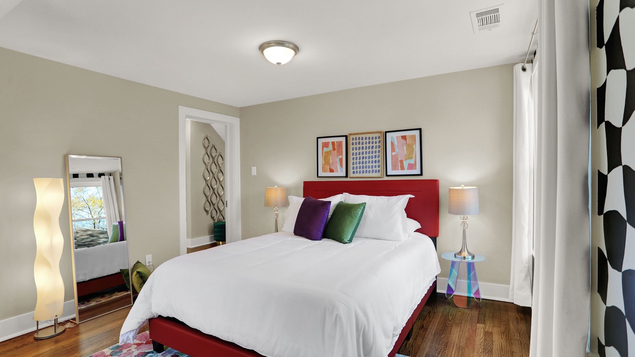 Photo of Bedroom in Cooper-Young Historic District