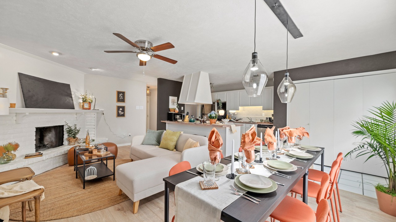Photo of Livingroom in North Richland Hills