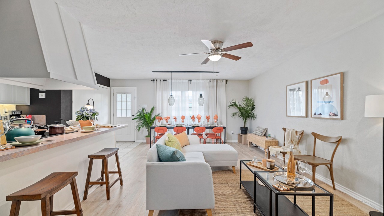 Photo of Livingroom in North Richland Hills