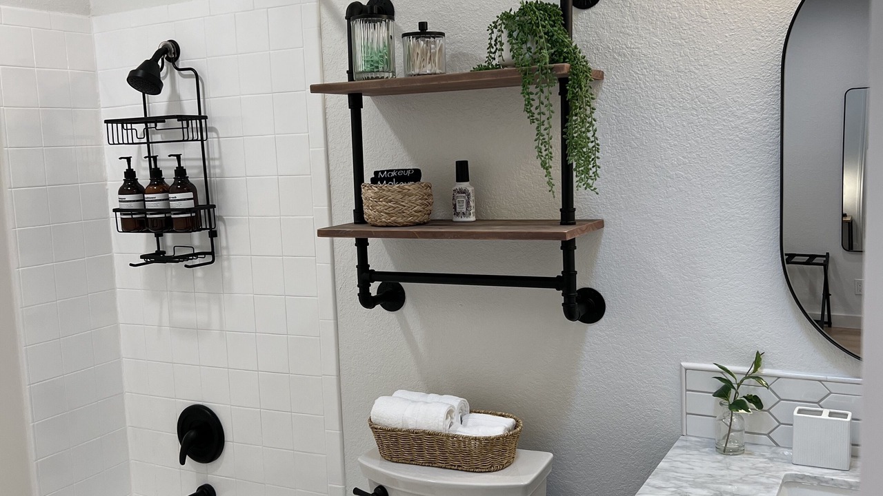 Photo of Bathroom in East Oak Hill