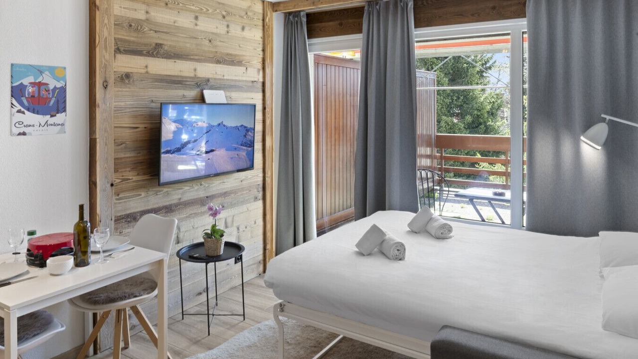 Photo of Bedroom in Noes