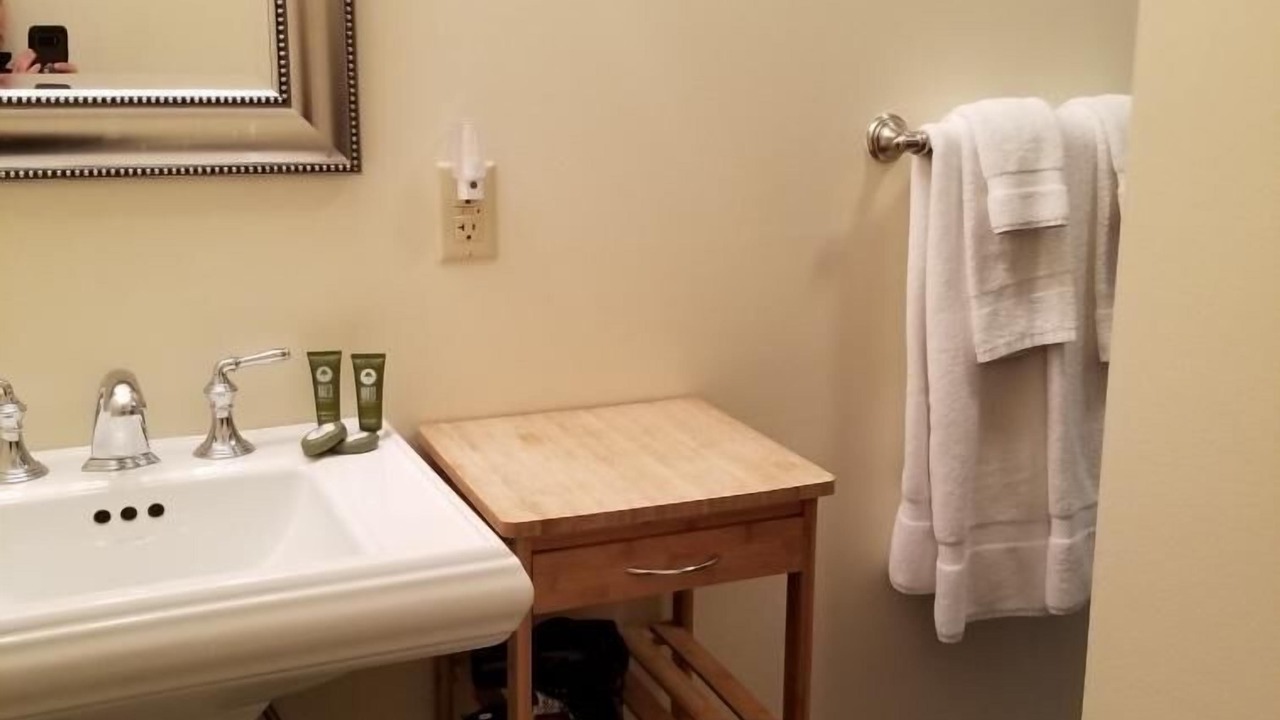 Photo of Bathroom in Edgecomb