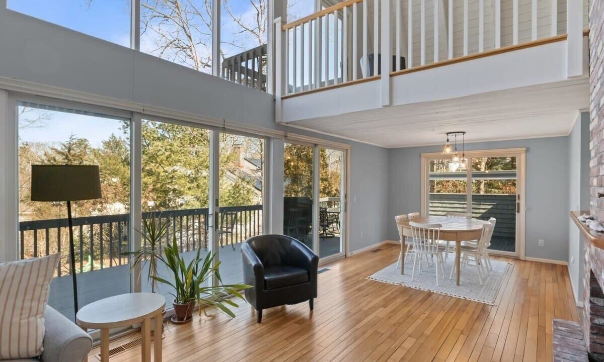 Photo of Livingroom in Mashpee