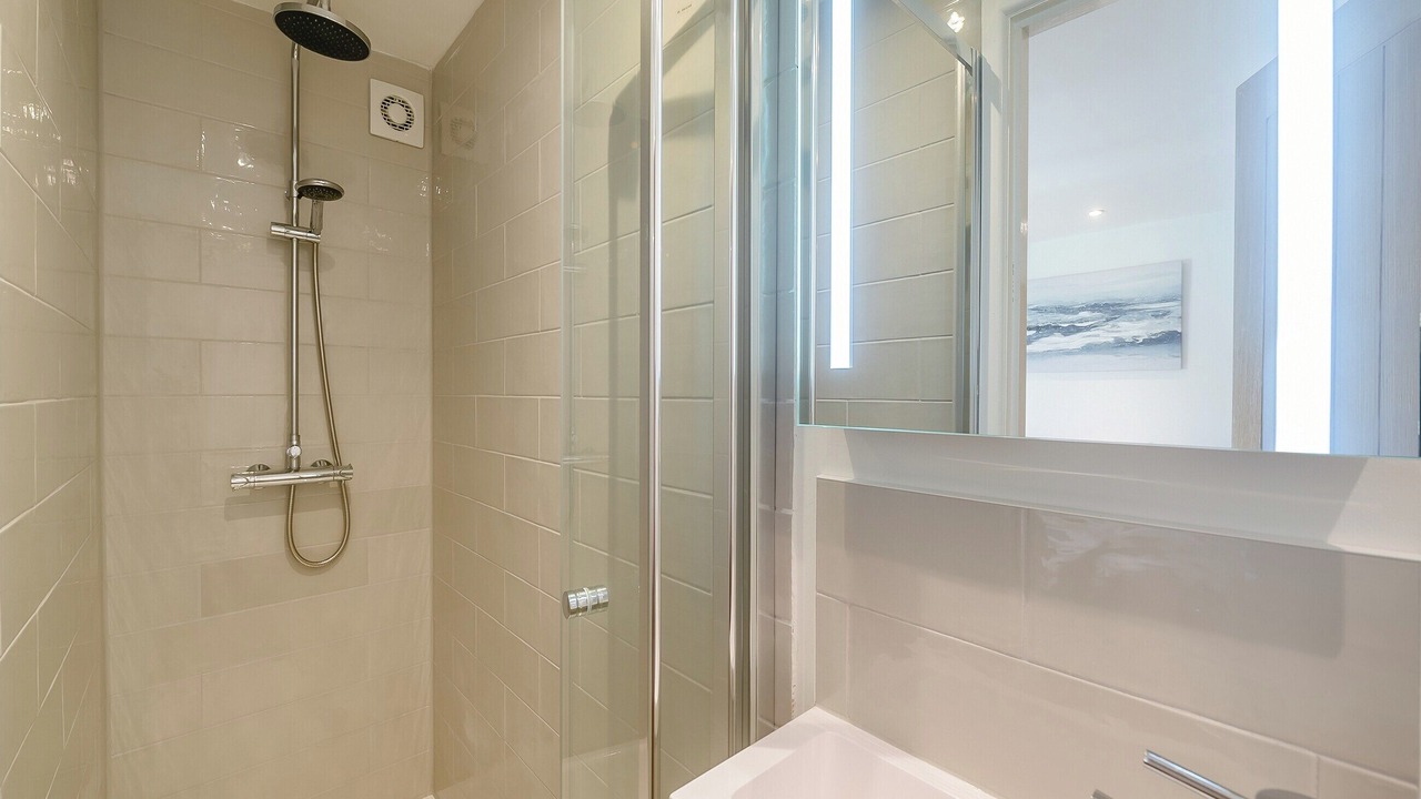 Photo of Bathroom in Teignmouth