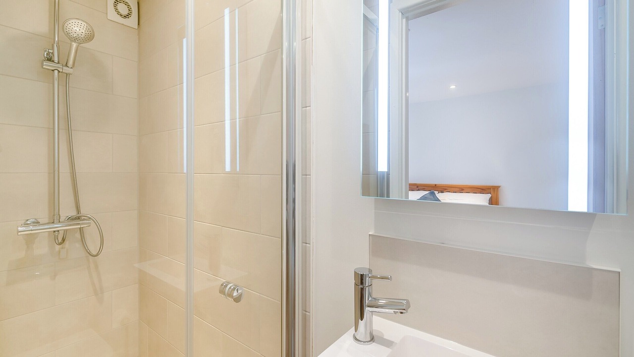 Photo of Bathroom in Teignmouth