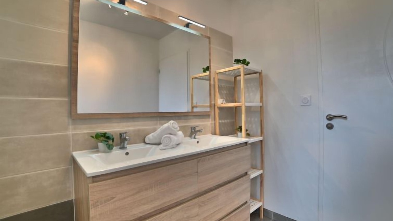 Photo of Bathroom in Le Grand-Village-Plage