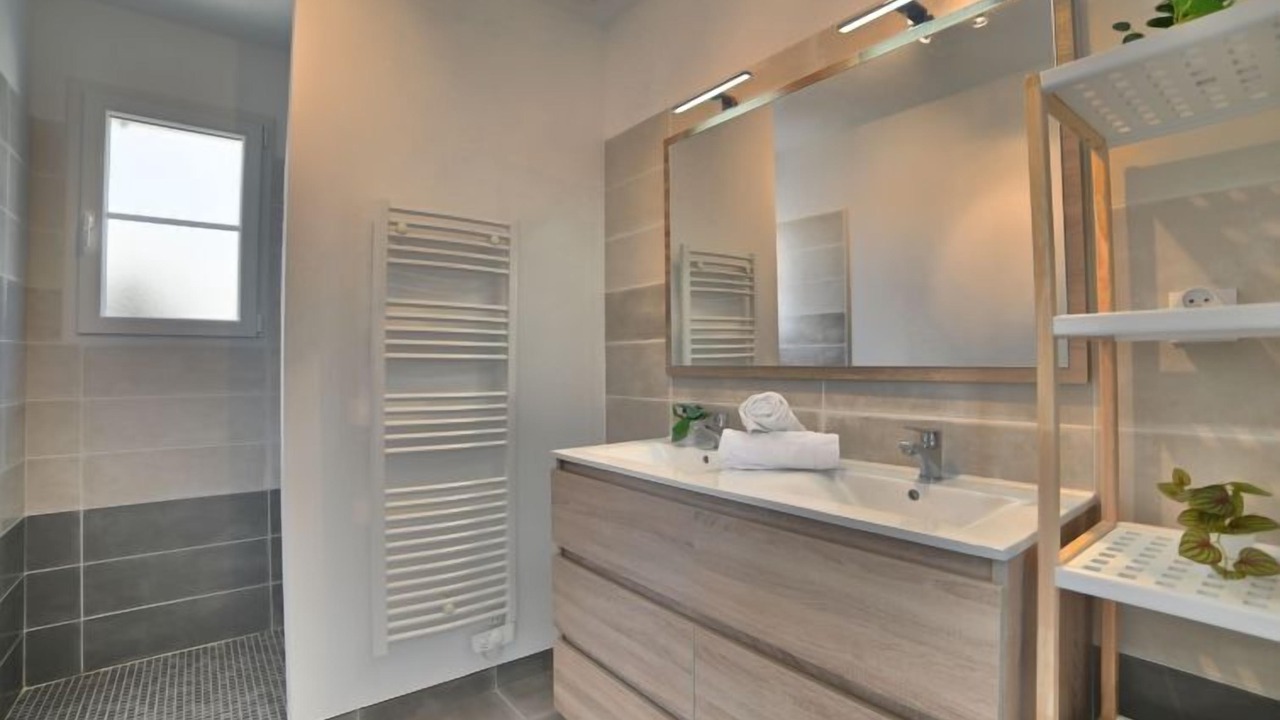 Photo of Bathroom in Le Grand-Village-Plage