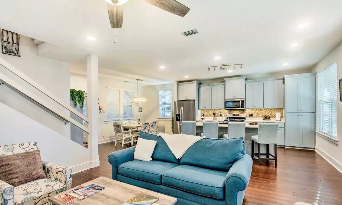 Photo of Livingroom in Darien