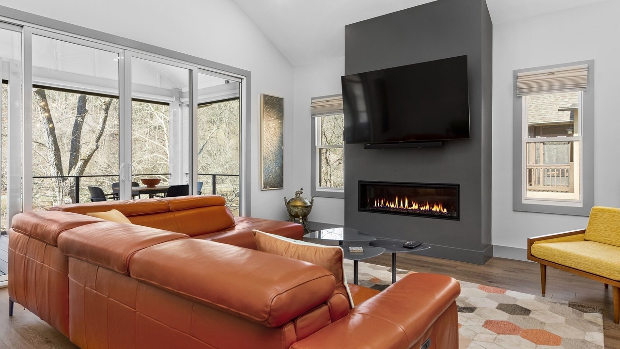 Photo of Livingroom in Cullowhee