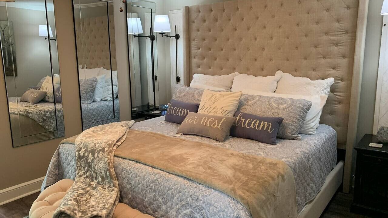 Photo of Bedroom in Oakwood Historic District