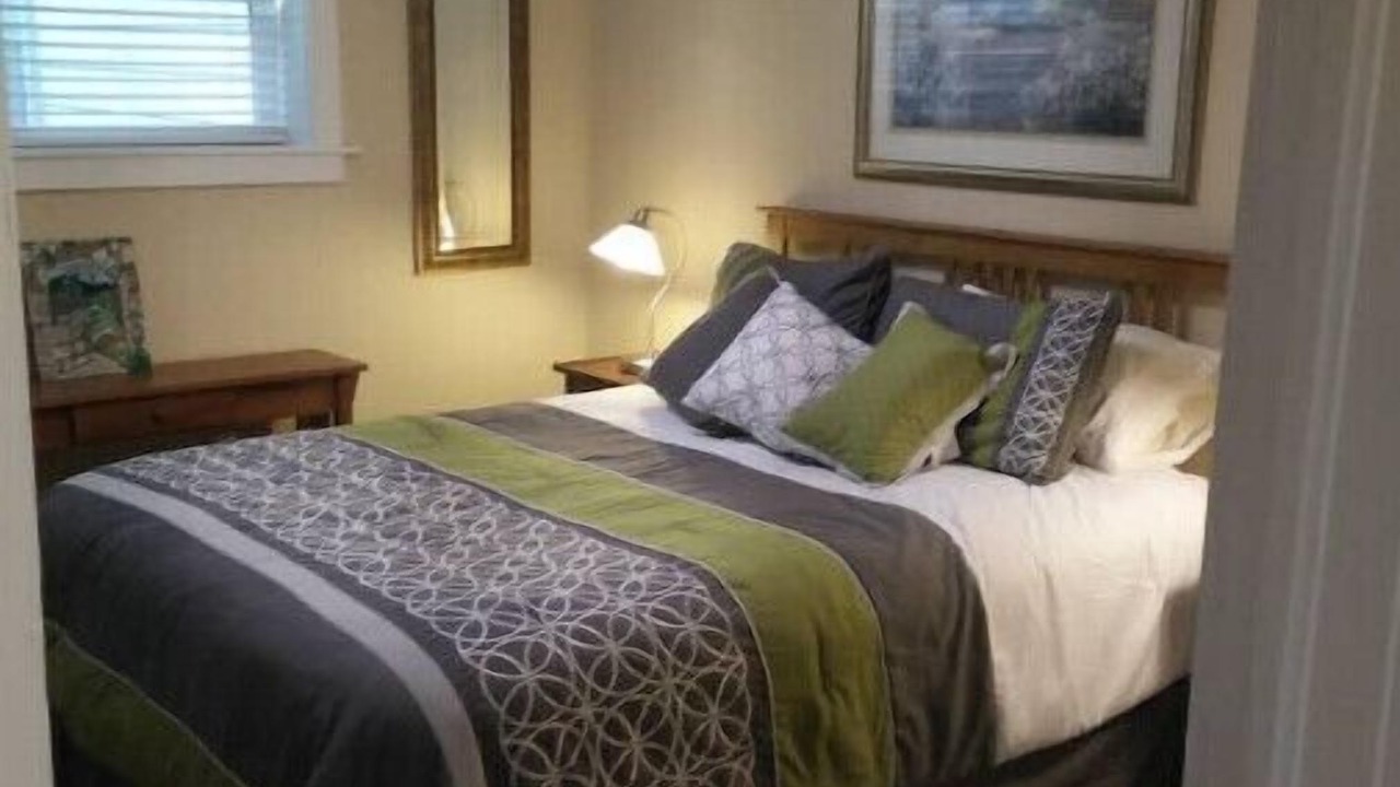 Photo of Bedroom in South Hills