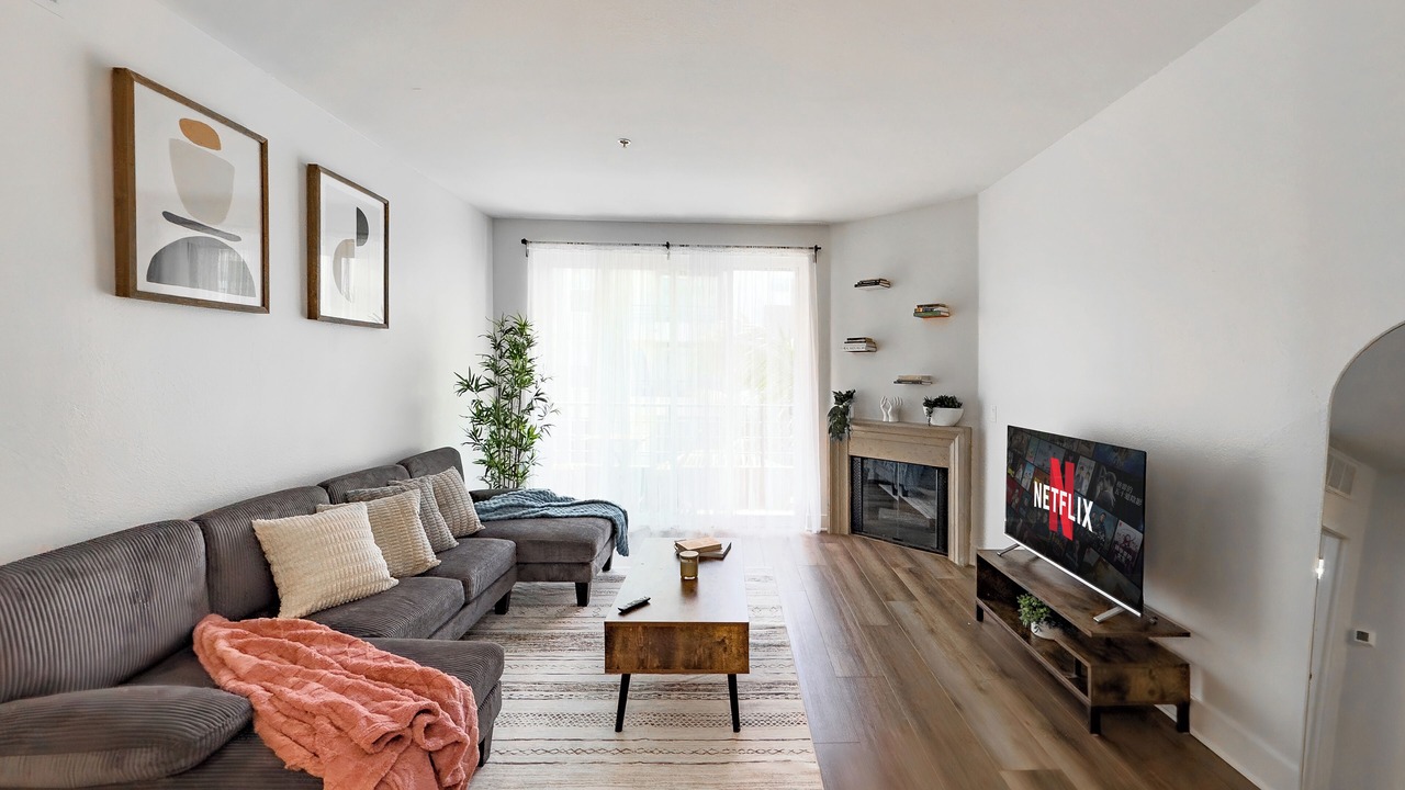 Photo of Livingroom in Del Rey