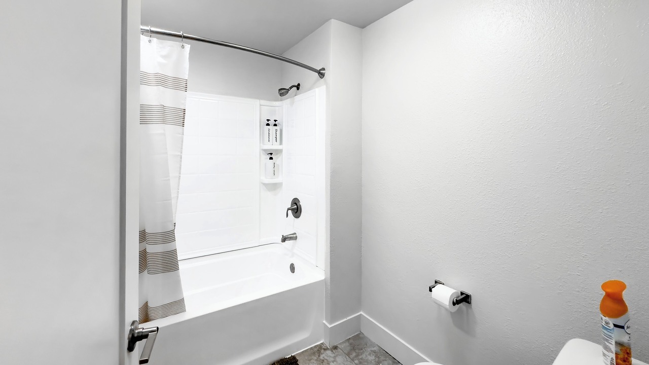Photo of Bathroom in Del Rey