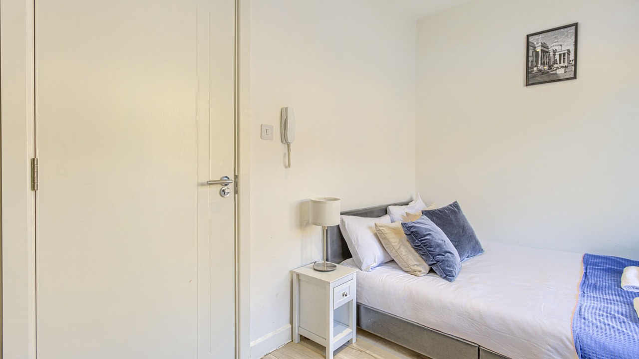 Photo of Outdoor in Highbury West