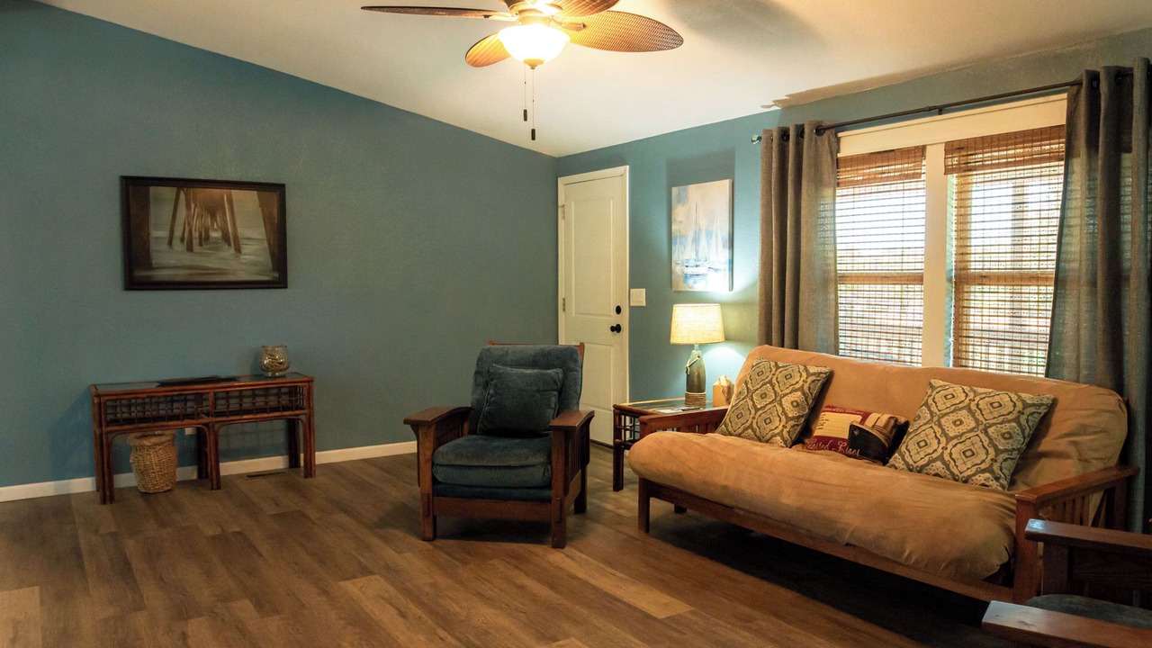 Photo of Livingroom in Mead
