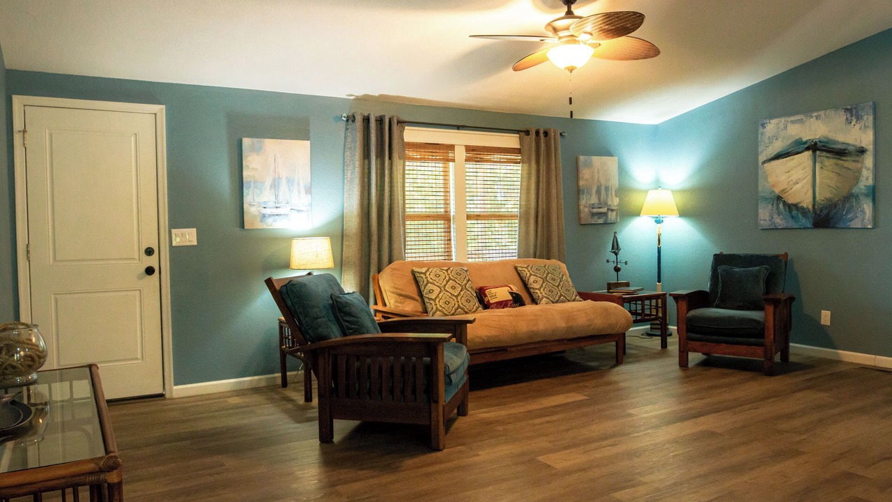 Photo of Livingroom in Mead