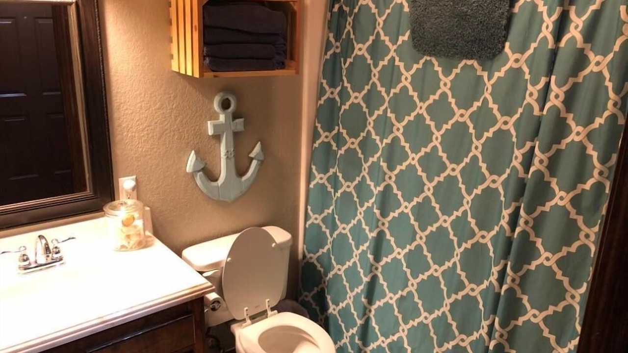 Photo of Bathroom in Mead