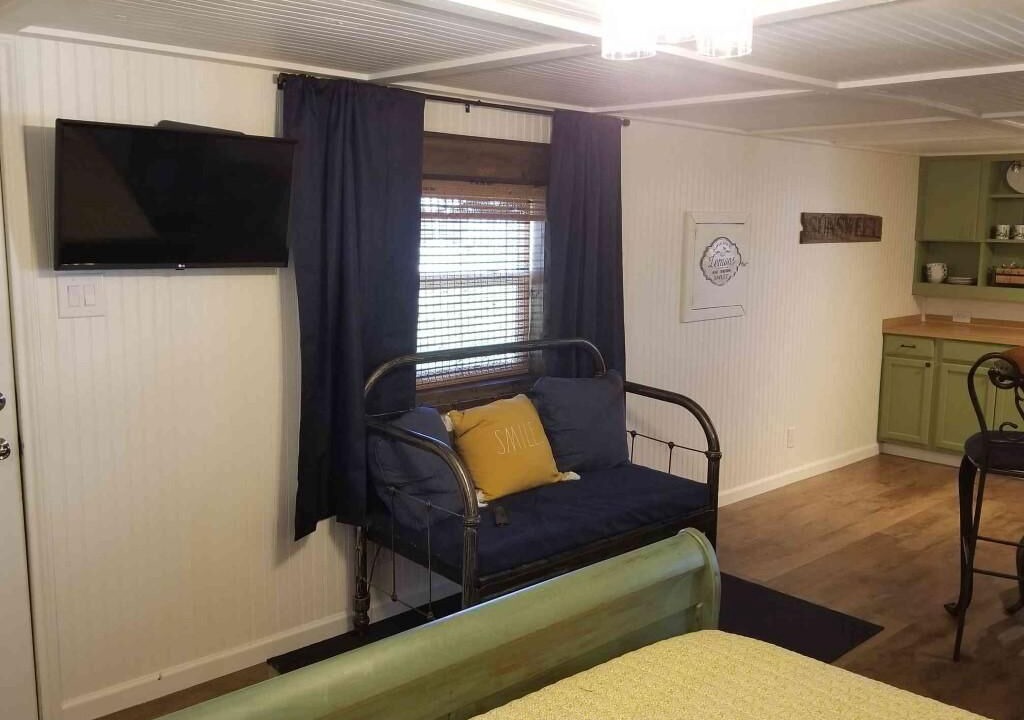 Photo of Livingroom in Mead