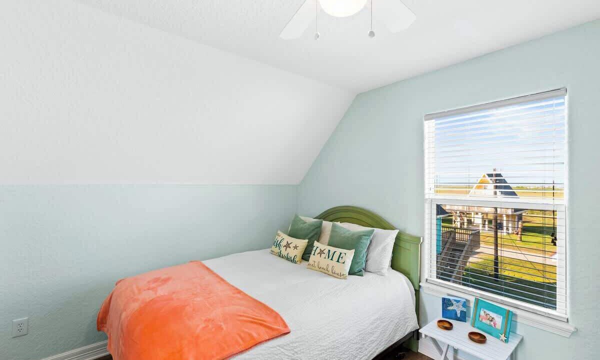 Photo of Bedroom in Surfside Beach