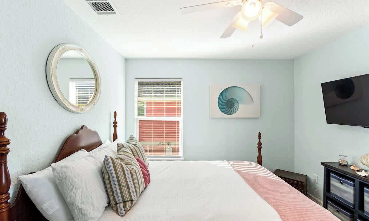 Photo of Bedroom in Surfside Beach