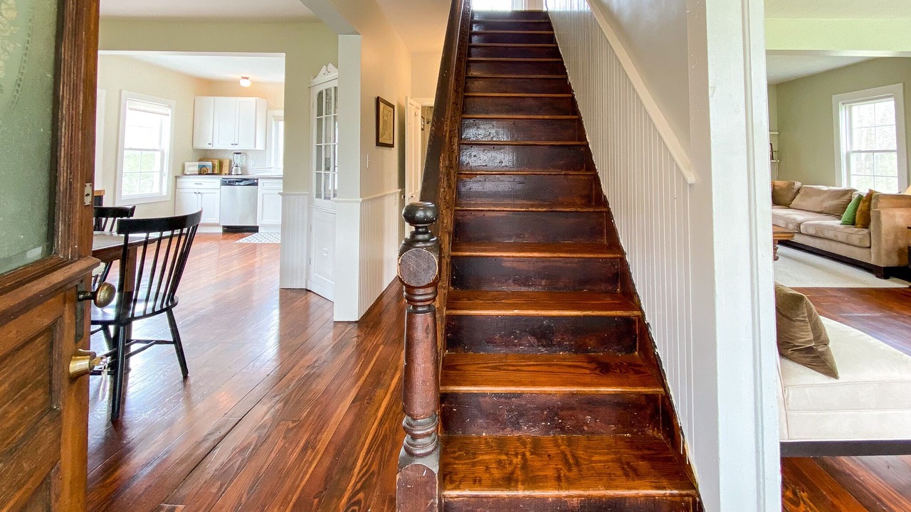 Photo of Livingroom in Town of Delaware