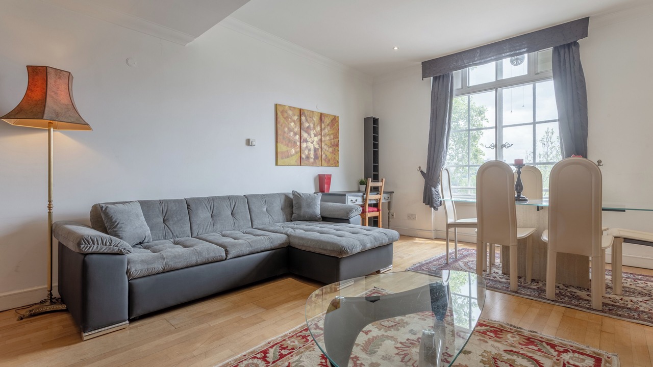 Photo of Livingroom in Tower Hill