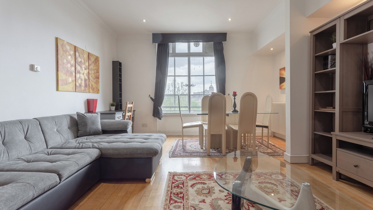 Photo of Livingroom in Tower Hill