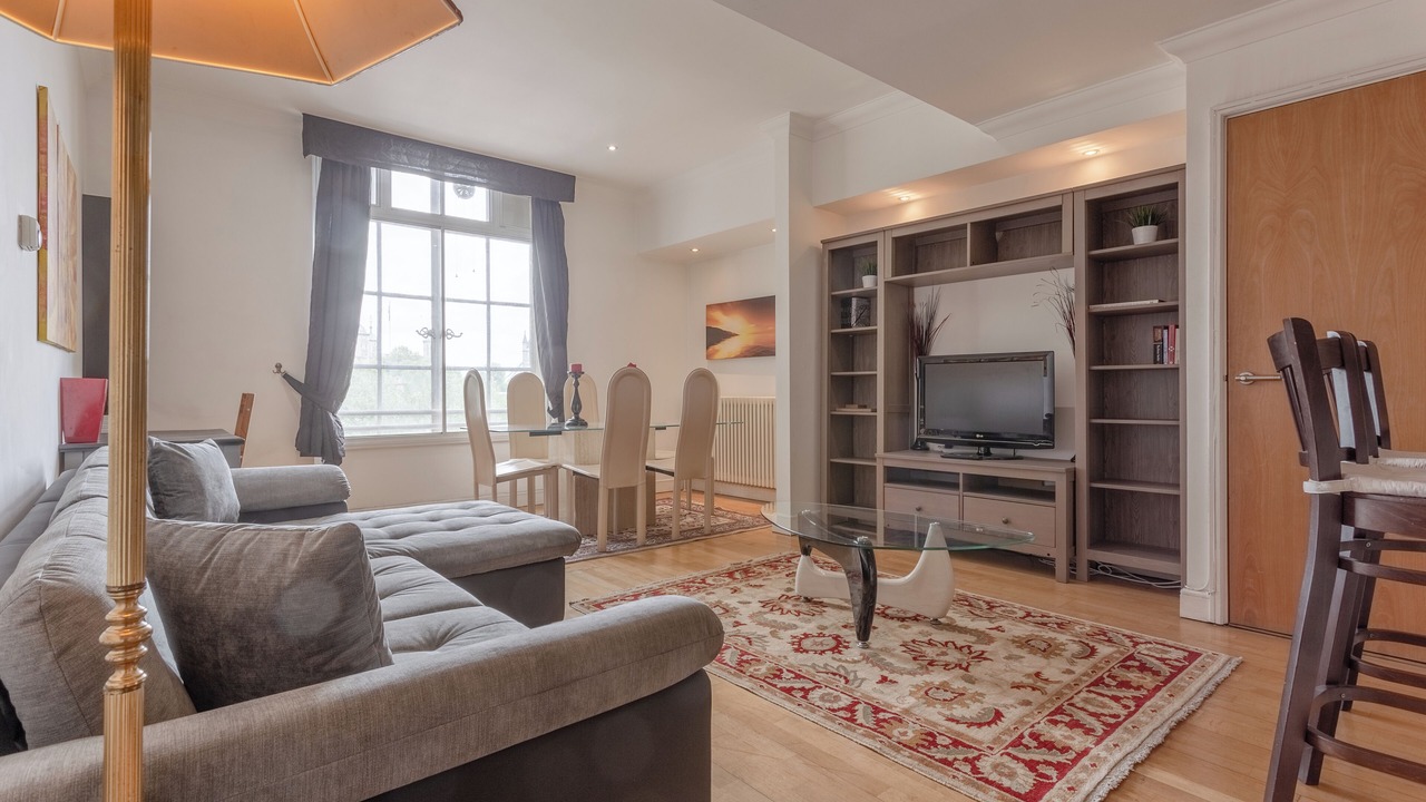 Photo of Livingroom in Tower Hill