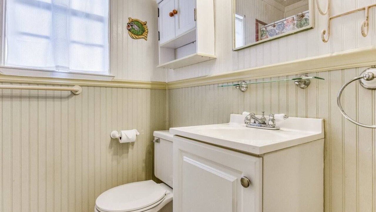 Photo of Bathroom in Navy Point