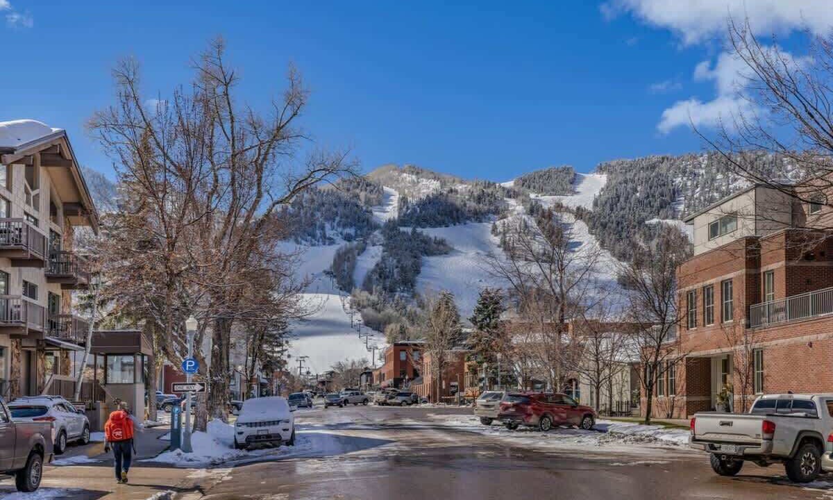 Photo of Others in Aspen