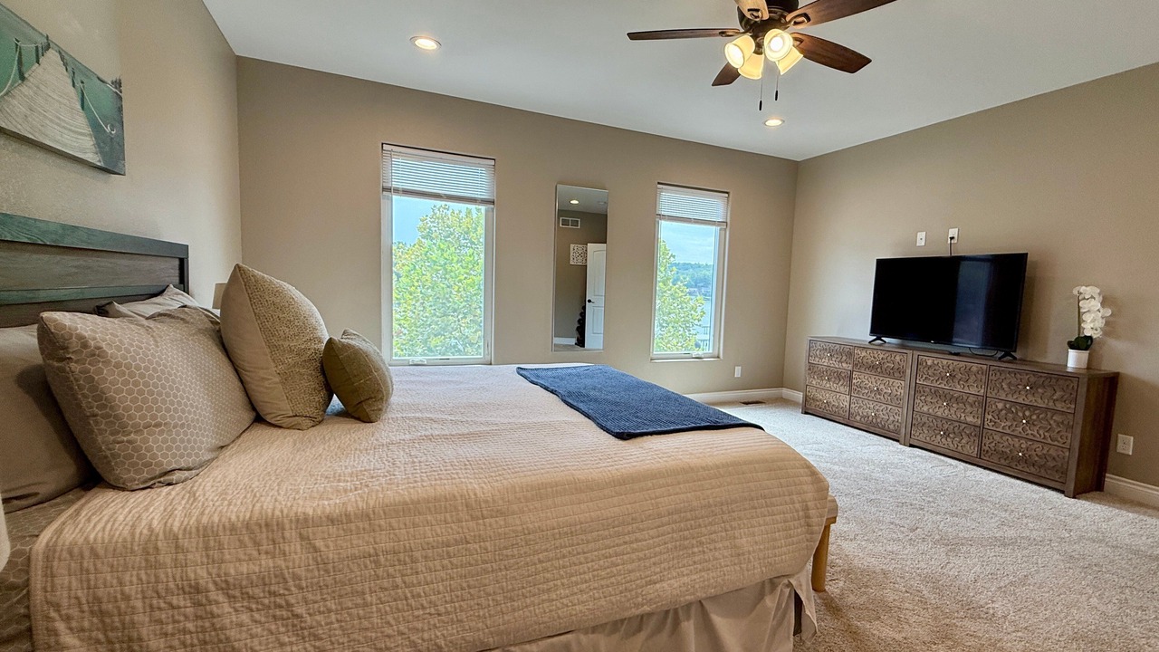 Photo of Bedroom in Linn Creek